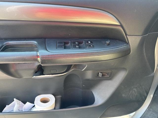 Photo of 2012 Brilliant Silver Nissan Armada