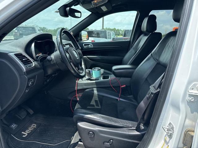 Photo of 2018 Bright White Clearcoat Jeep Grand Cherokee