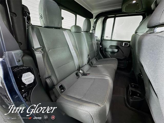 Photo of 2025 Black Clearcoat Jeep Gladiator