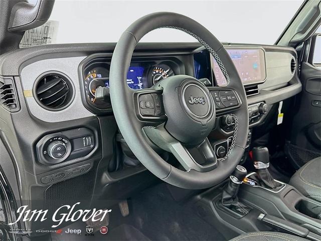 Photo of 2025 Black Clearcoat Jeep Gladiator