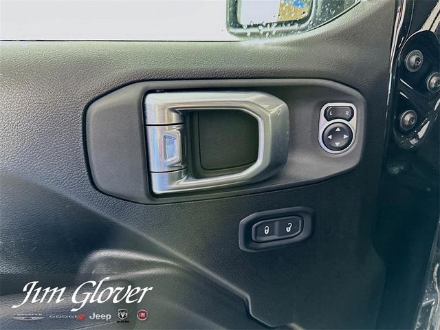 Photo of 2025 Black Clearcoat Jeep Gladiator