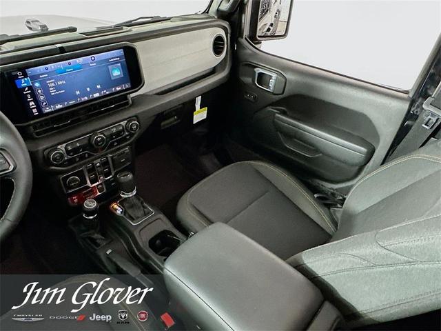 Photo of 2025 Black Clearcoat Jeep Gladiator