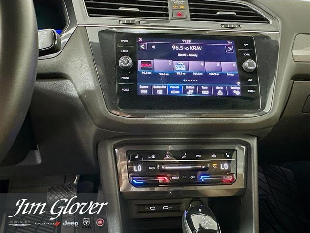 Photo of 2022 Deep Black Pearl Effect Volkswagen Tiguan