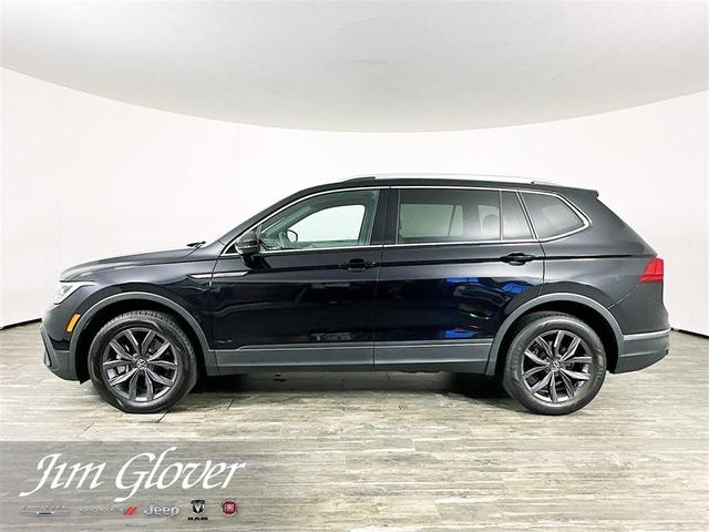 Photo of 2022 Deep Black Pearl Effect Volkswagen Tiguan