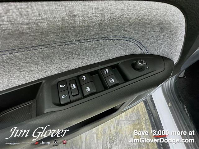 Photo of 2025 Bright White Clearcoat Jeep Compass