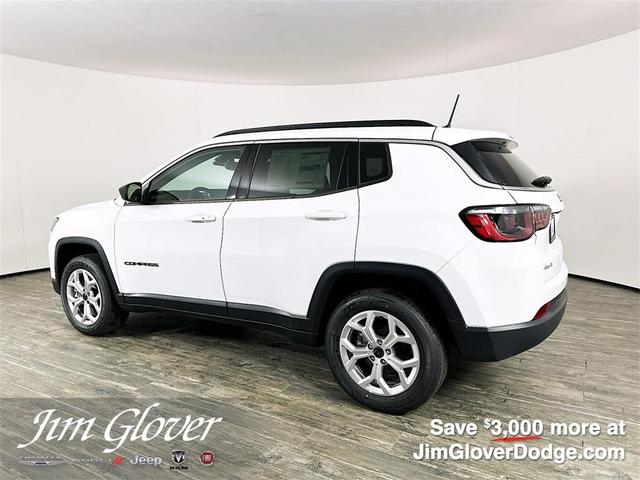 Photo of 2025 Bright White Clearcoat Jeep Compass