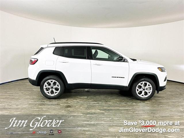 Photo of 2025 Bright White Clearcoat Jeep Compass