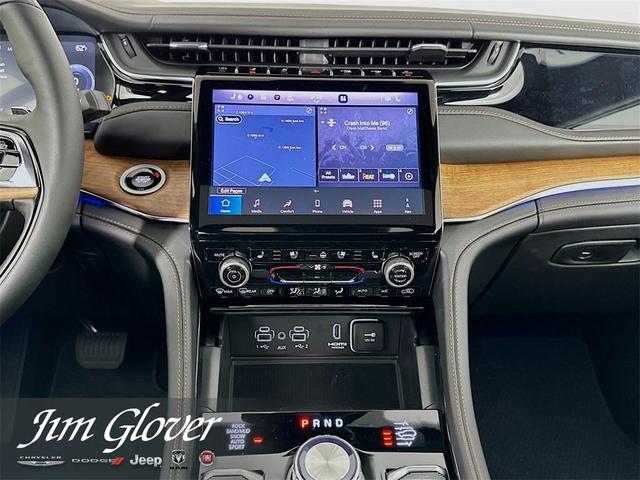 Photo of 2025 Diamond Black Jeep Grand Cherokee L