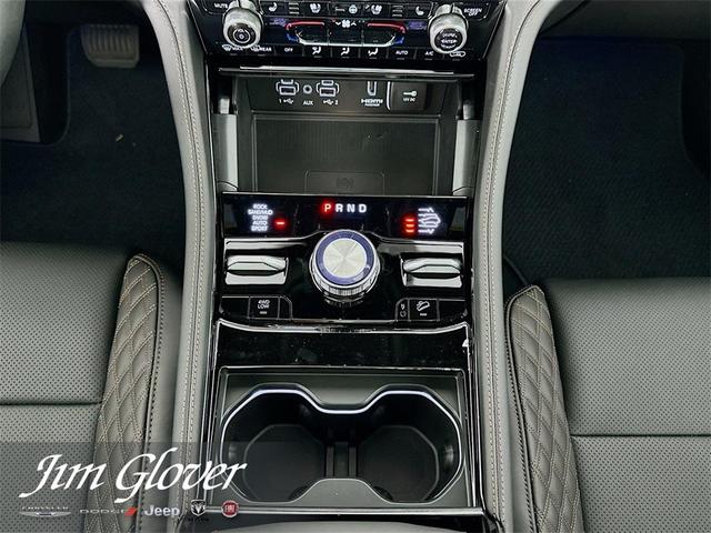 Photo of 2025 Diamond Black Jeep Grand Cherokee L