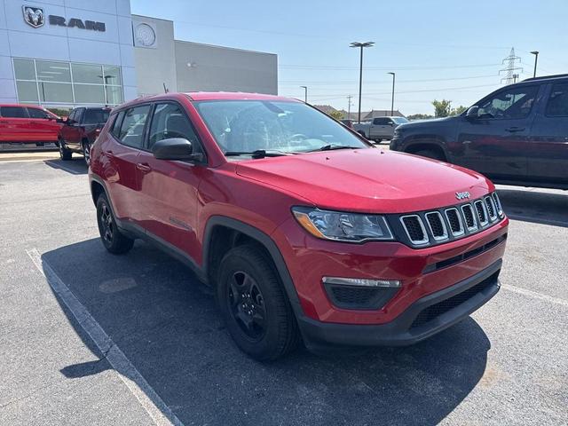 Photo of 2018 Redline Pearlcoat Jeep Compass