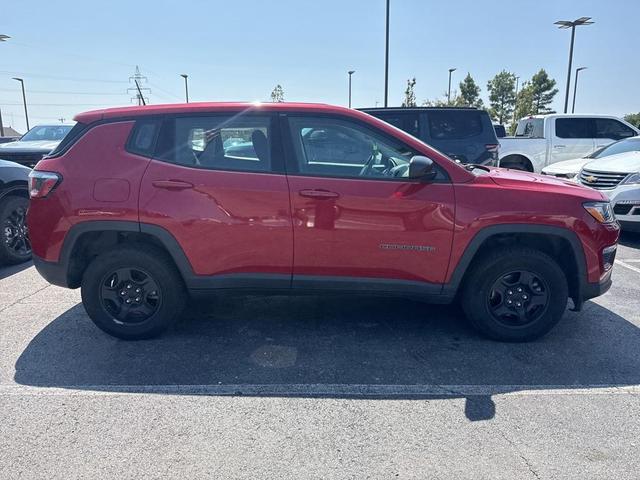 Photo of 2018 Redline Pearlcoat Jeep Compass