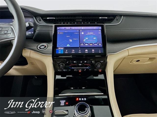 Photo of 2025 Bright White Clearcoat Jeep Grand Cherokee L