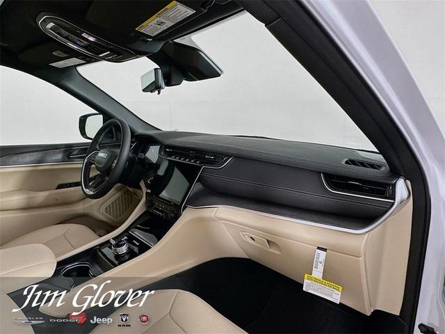 Photo of 2025 Bright White Clearcoat Jeep Grand Cherokee L