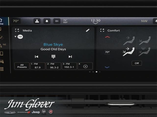 Photo of 2025 Granite Crystal Clearcoat Metallic Jeep Gladiator