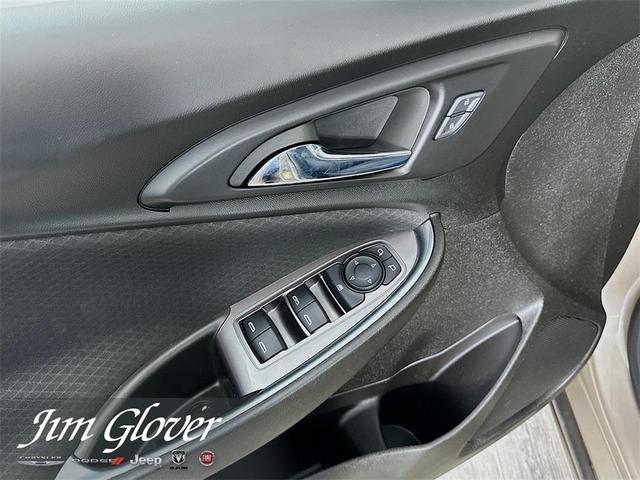 Photo of 2022 Mineral Gray Metallic Chevrolet Malibu