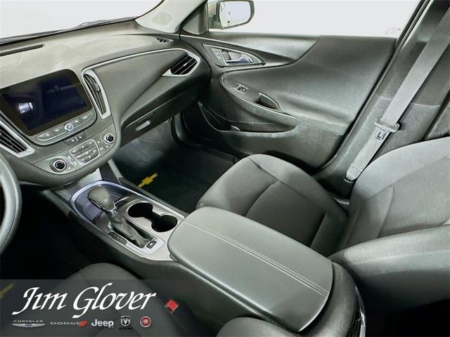 Photo of 2022 Mineral Gray Metallic Chevrolet Malibu