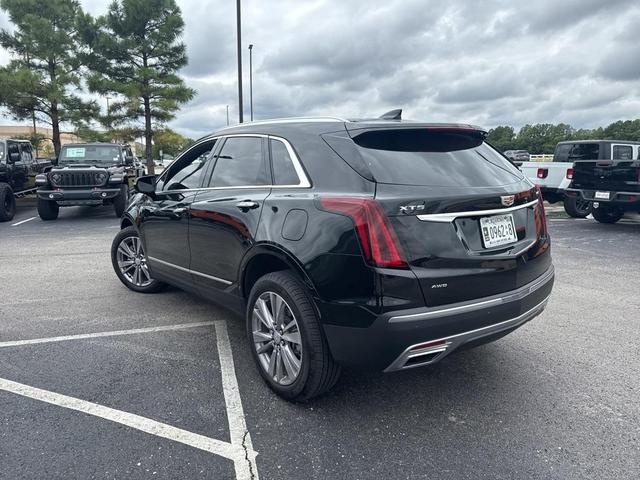 Photo of 2025 Stellar Black Metallic Cadillac XT5