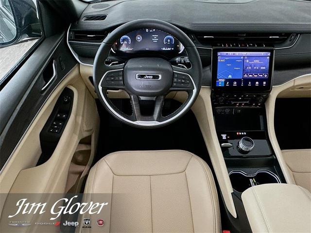 Photo of 2025 Metallic Jeep Grand Cherokee L