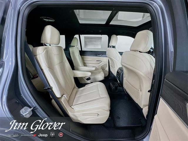 Photo of 2025 Metallic Jeep Grand Cherokee L