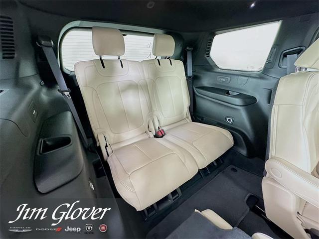 Photo of 2025 Metallic Jeep Grand Cherokee L