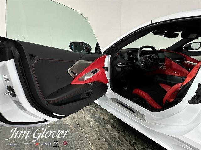 Photo of 2025 Arctic White Chevrolet Corvette