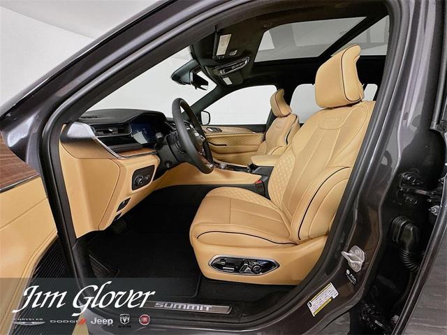 Photo of 2025 Metallic Jeep Grand Cherokee L