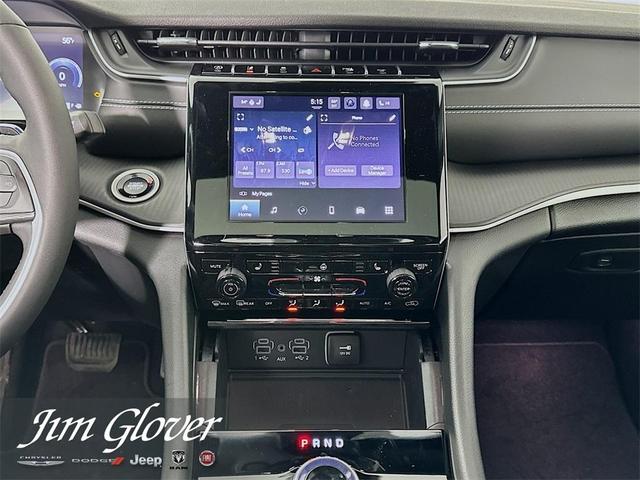 Photo of 2025 Silver Zynith Jeep Grand Cherokee L