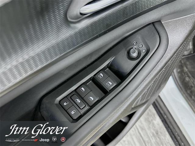 Photo of 2025 Silver Zynith Jeep Grand Cherokee L