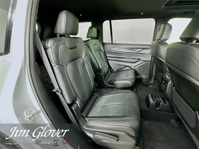 Photo of 2025 Silver Zynith Jeep Grand Cherokee L