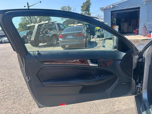 Photo of 2014 Silver Mercedes-Benz C-Class