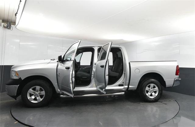 Photo of 2014 Bright Silver Metallic Clearcoat RAM 1500