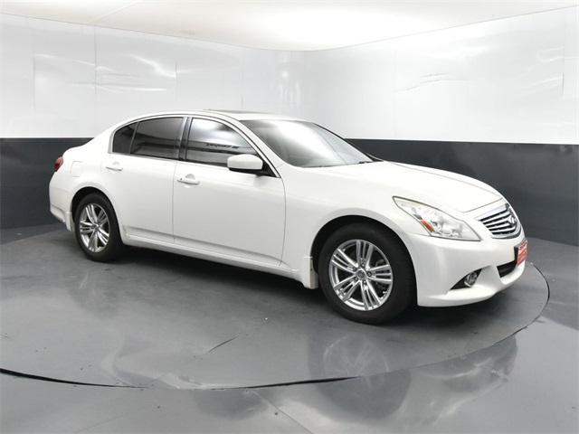 Photo of 2013 Moonlight White INFINITI G37x