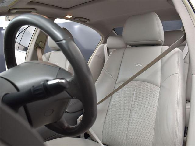 Photo of 2013 Moonlight White INFINITI G37x