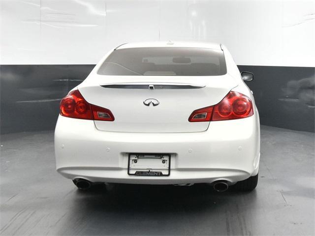 Photo of 2013 Moonlight White INFINITI G37x