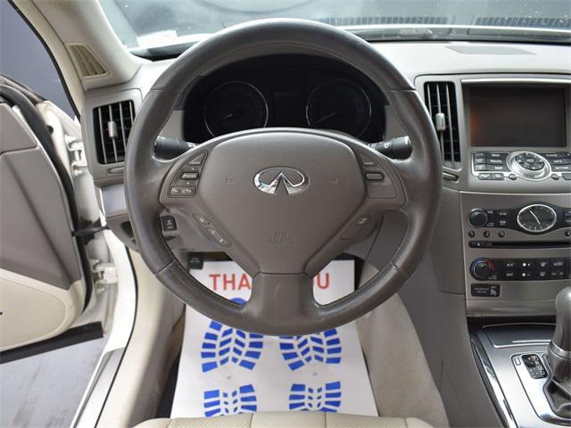 Photo of 2013 Moonlight White INFINITI G37x