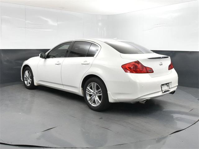 Photo of 2013 Moonlight White INFINITI G37x