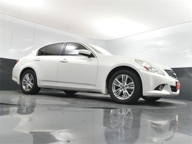 Photo of 2013 Moonlight White INFINITI G37x