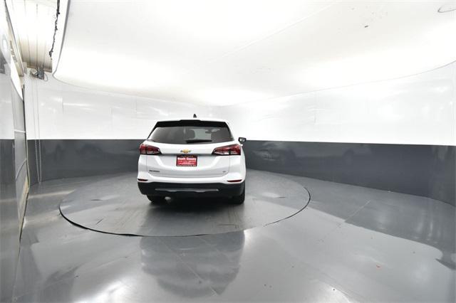 Photo of 2024 Summit White Chevrolet Equinox