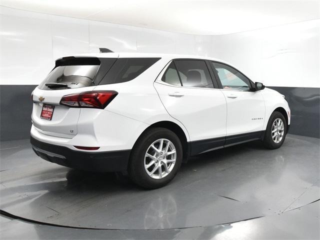 Photo of 2024 Summit White Chevrolet Equinox