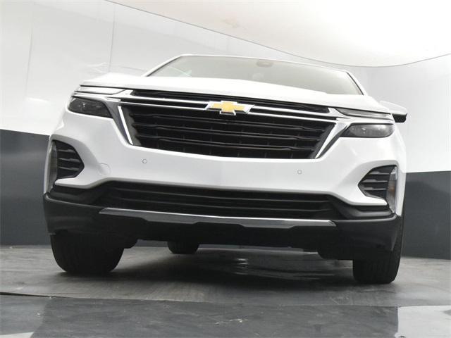 Photo of 2024 Summit White Chevrolet Equinox