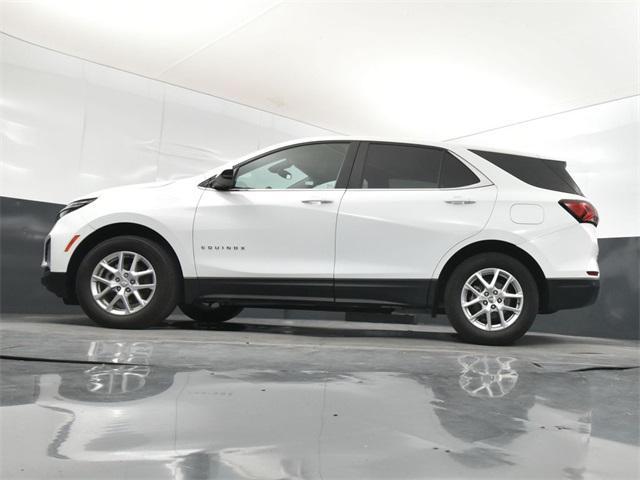 Photo of 2024 Summit White Chevrolet Equinox
