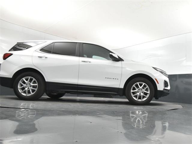 Photo of 2024 Summit White Chevrolet Equinox