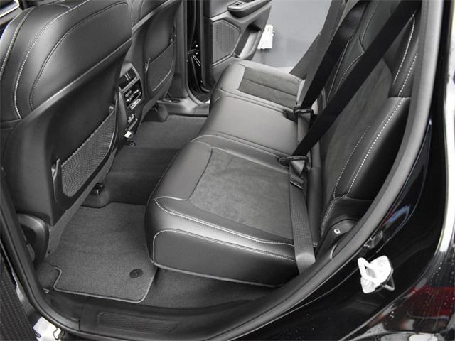 Photo of 2025 Diamond Black Crystal Pearlcoat Jeep Grand Cherokee