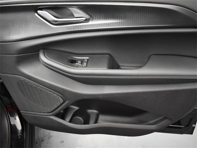 Photo of 2025 Diamond Black Crystal Pearlcoat Jeep Grand Cherokee