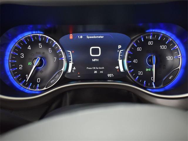 Photo of 2025 Diamond Black Crystal Pearlcoat Chrysler Pacifica