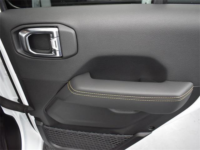 Photo of 2025 Bright White Clearcoat Jeep Wrangler