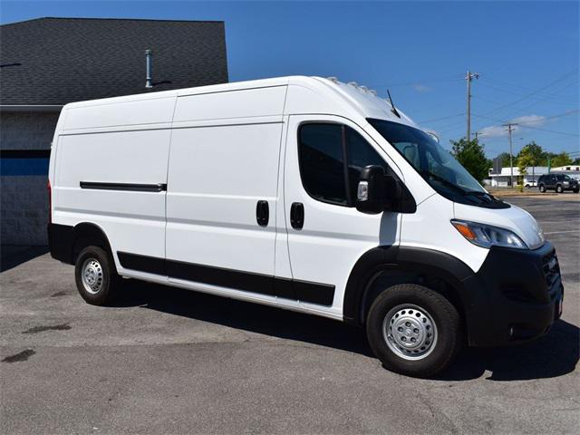 Photo of 2025 Bright White Clearcoat RAM ProMaster 2500