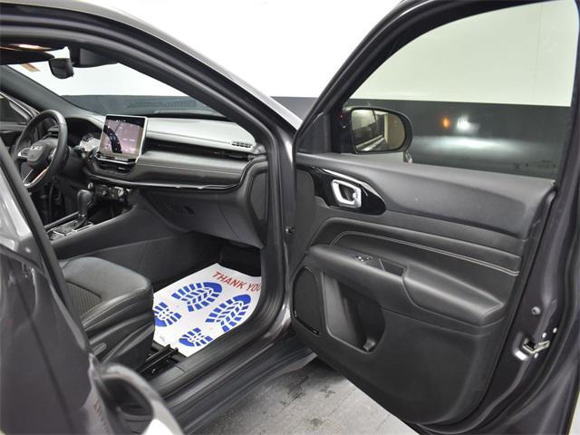 Photo of 2024 Baltic Gray Metallic Clearcoat Jeep Compass