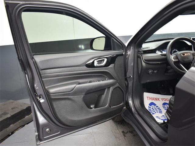 Photo of 2024 Baltic Gray Metallic Clearcoat Jeep Compass
