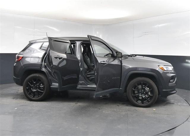 Photo of 2024 Baltic Gray Metallic Clearcoat Jeep Compass